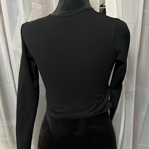 cropped long sleeve - Picture 2 of 2